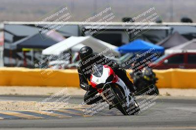 media/Apr-09-2022-SoCal Trackdays (Sat) [[c9e19a26ab]]/Turn 2 (1140am)/